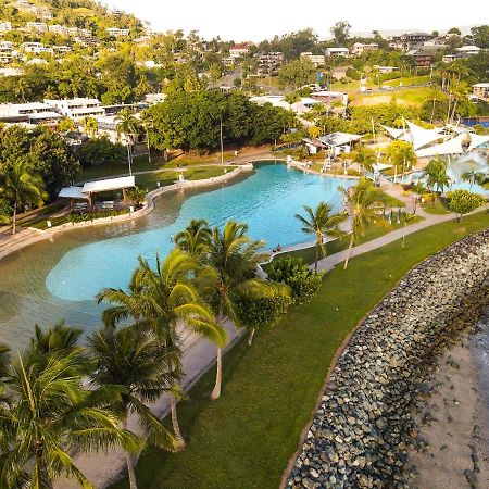 Nomads Airlie Beach (Adults Only) מראה חיצוני תמונה