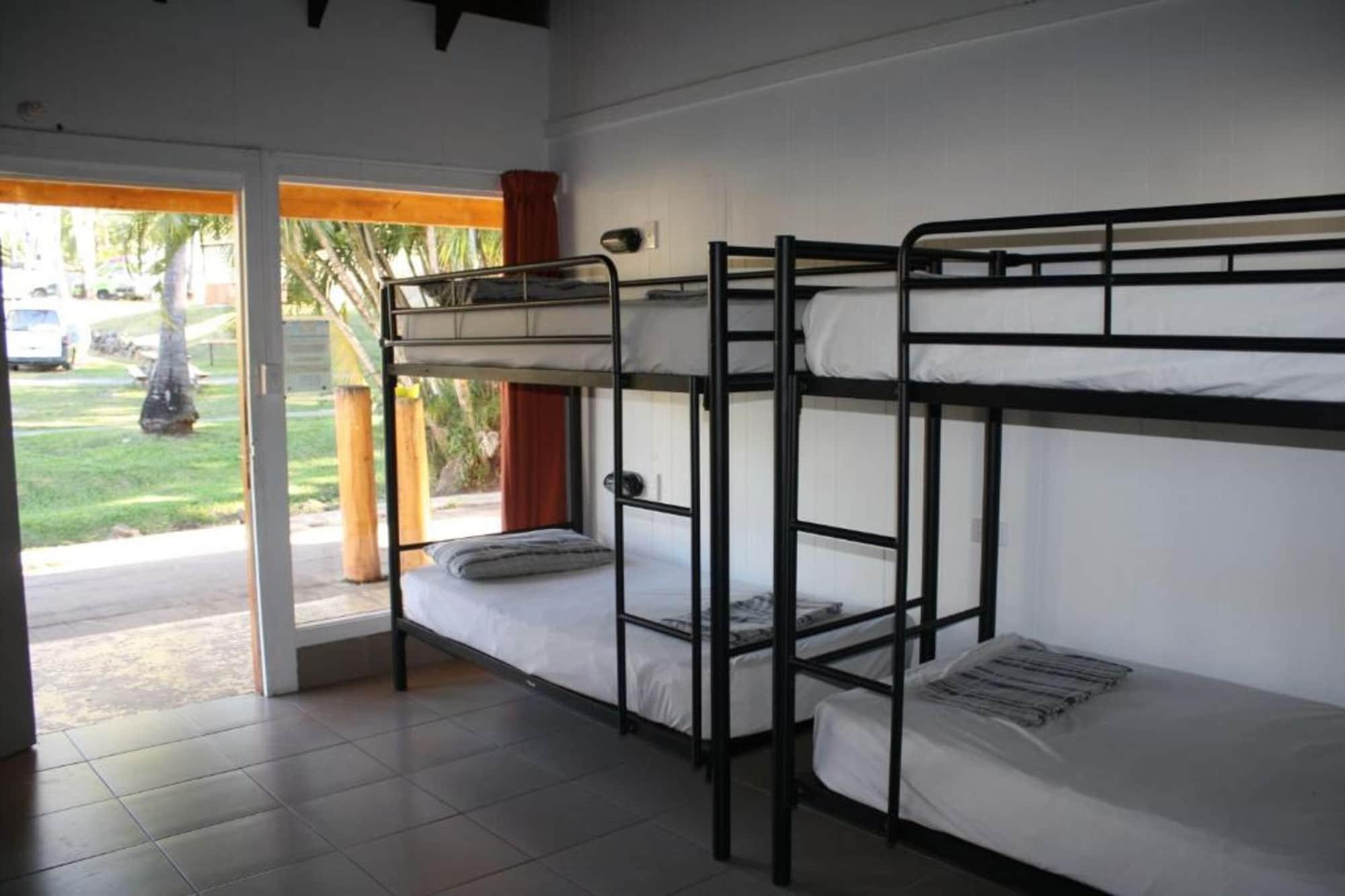 Nomads Airlie Beach (Adults Only) מראה חיצוני תמונה
