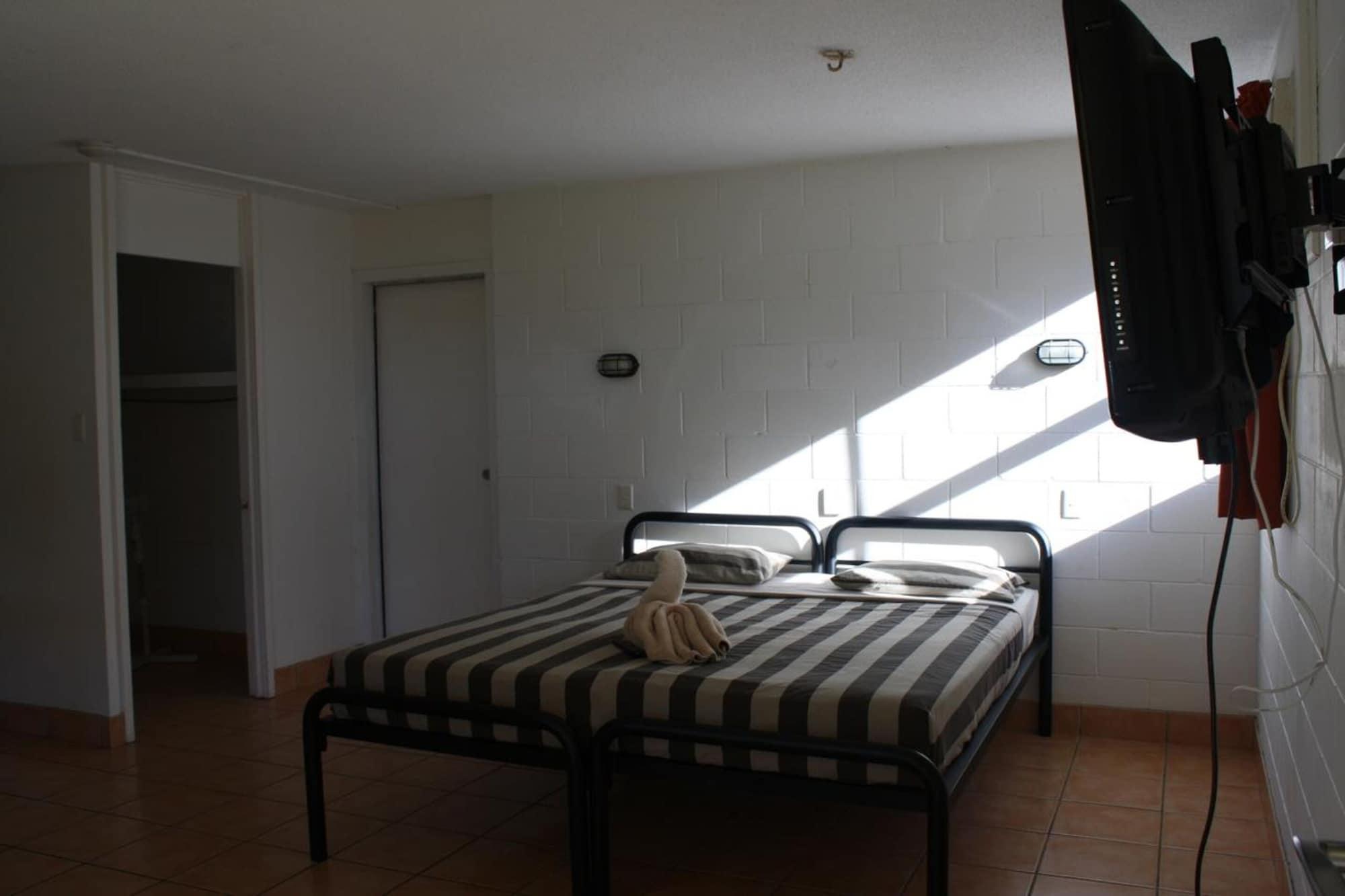 Nomads Airlie Beach (Adults Only) מראה חיצוני תמונה