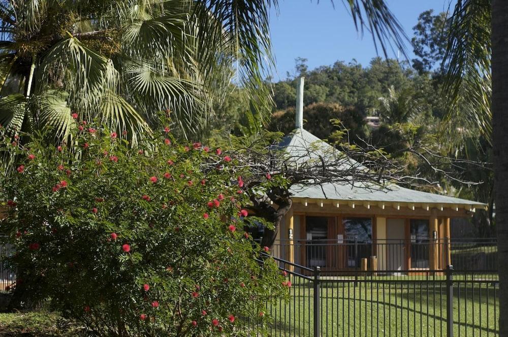 Nomads Airlie Beach (Adults Only) מראה חיצוני תמונה