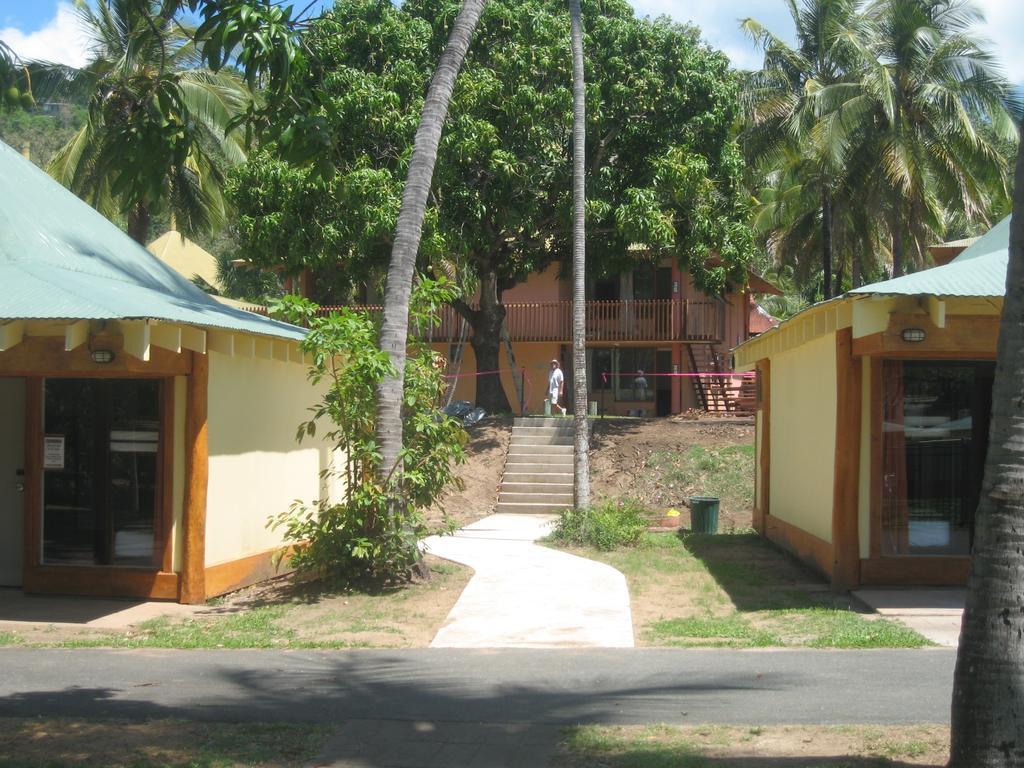 Nomads Airlie Beach (Adults Only) מראה חיצוני תמונה