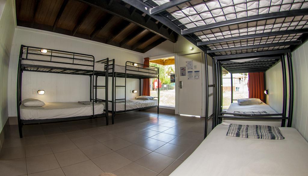 Nomads Airlie Beach (Adults Only) מראה חיצוני תמונה