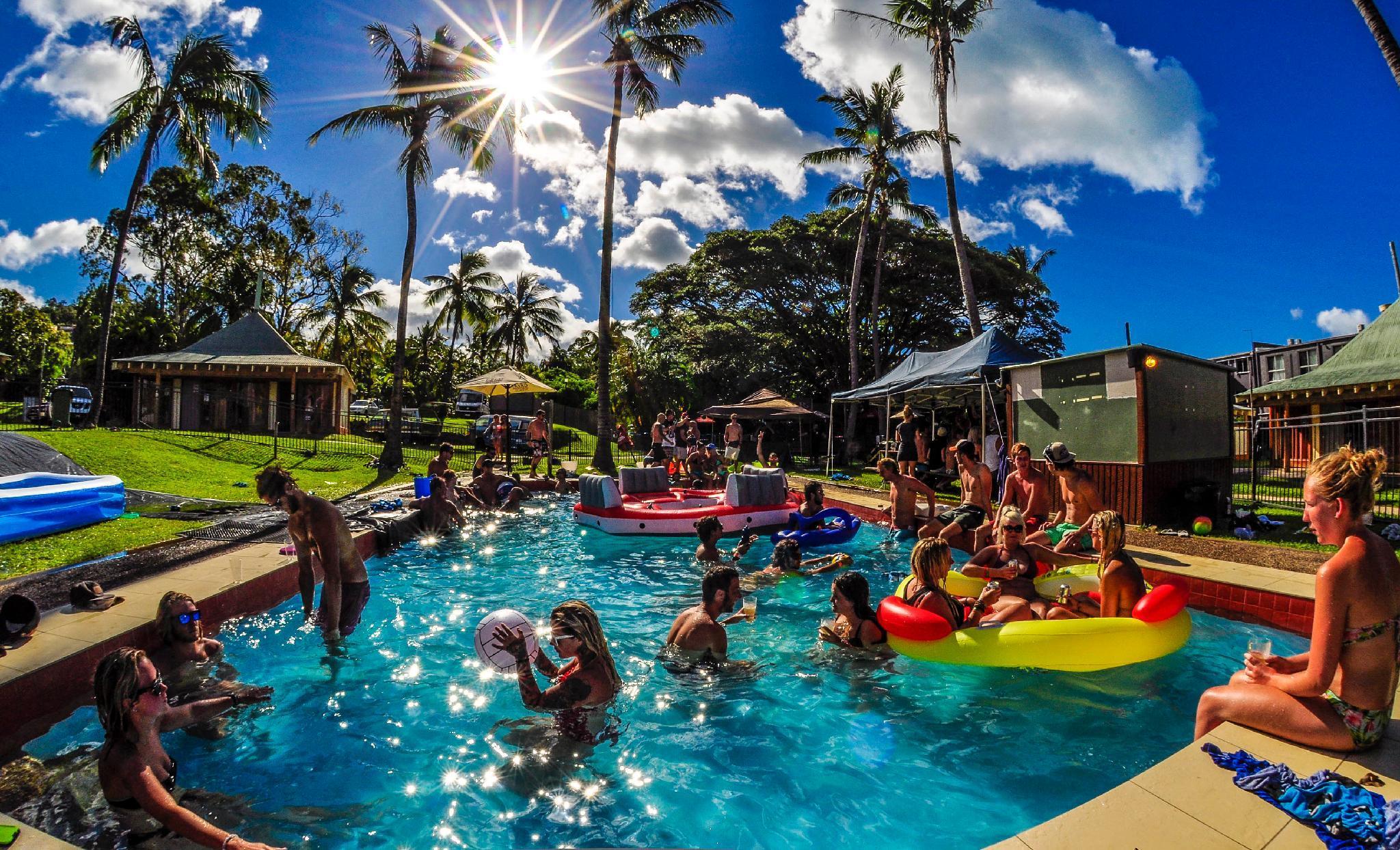 Nomads Airlie Beach (Adults Only) מראה חיצוני תמונה