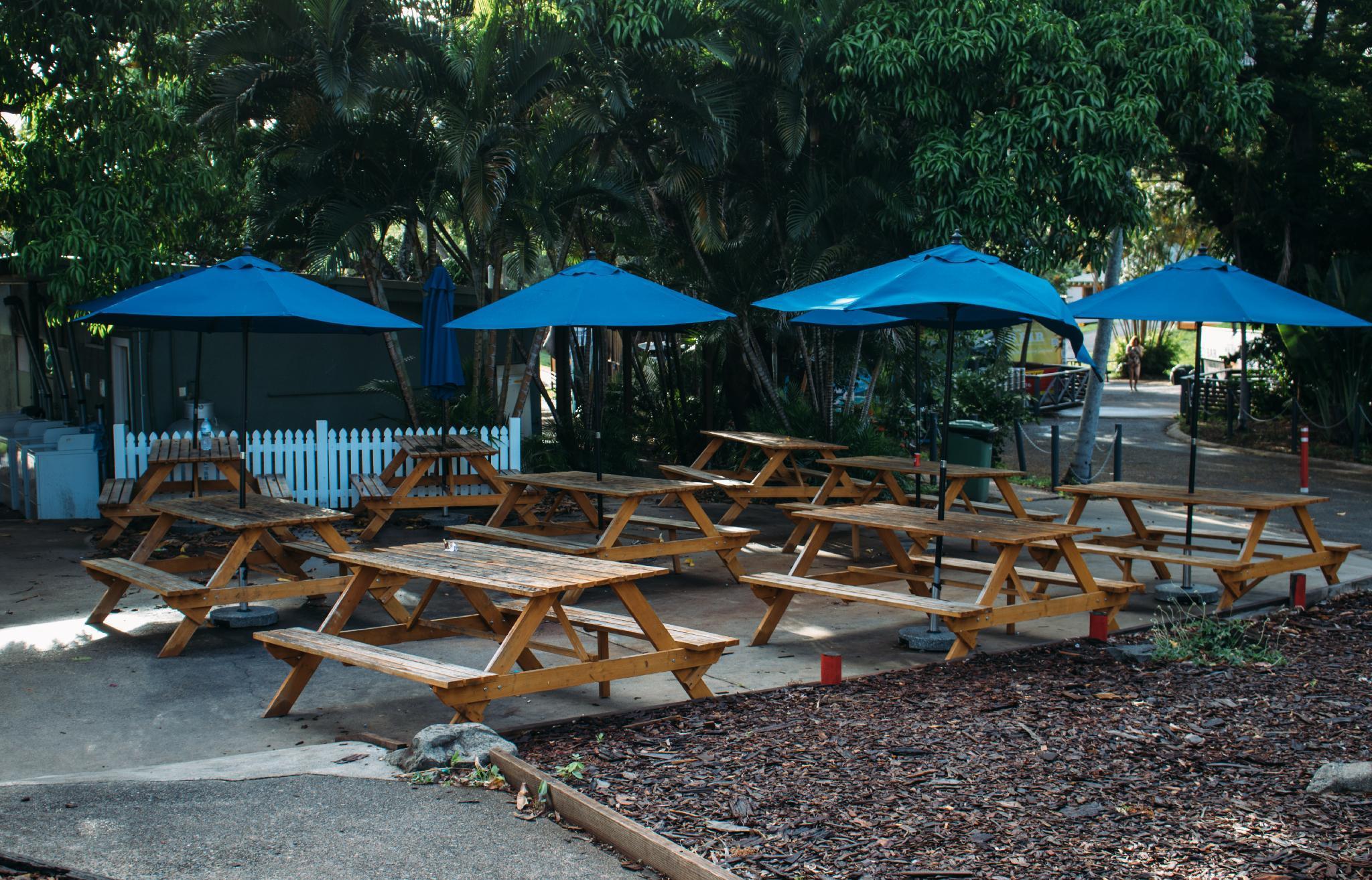 Nomads Airlie Beach (Adults Only) מראה חיצוני תמונה