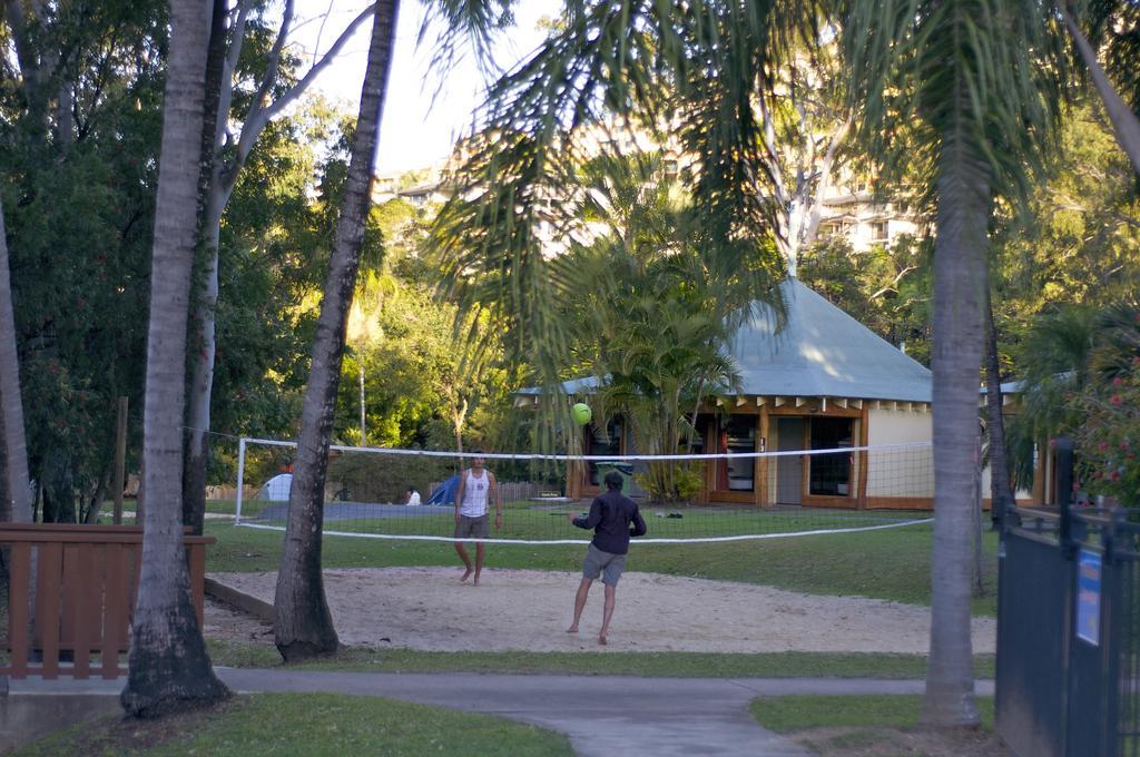 Nomads Airlie Beach (Adults Only) מראה חיצוני תמונה