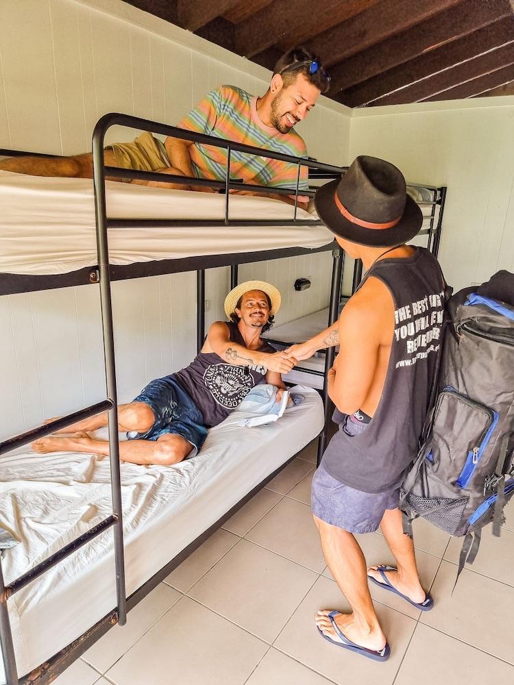 Nomads Airlie Beach (Adults Only) מראה חיצוני תמונה