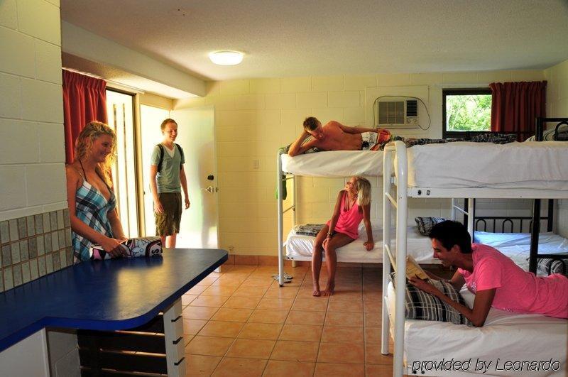 Nomads Airlie Beach (Adults Only) מראה חיצוני תמונה